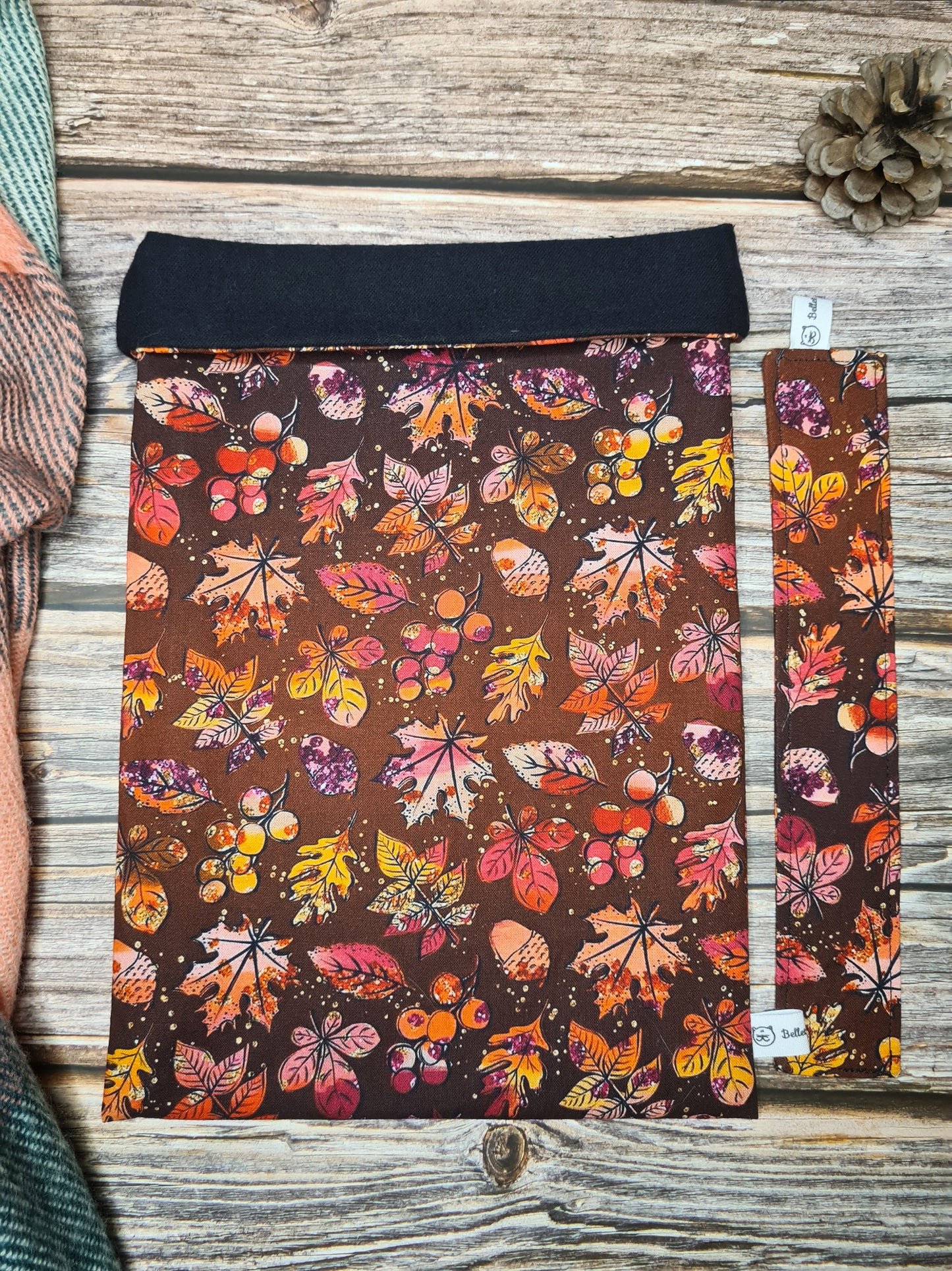 pochette en tissu pour les livres au couleur de l'automne avec marque-page en tissu assorti